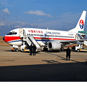 珠海金湾航空空运航空快运业稳步发展的原因是什么？